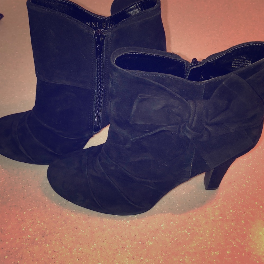 EUC Gianni Bini Black Suede Booties Size 10